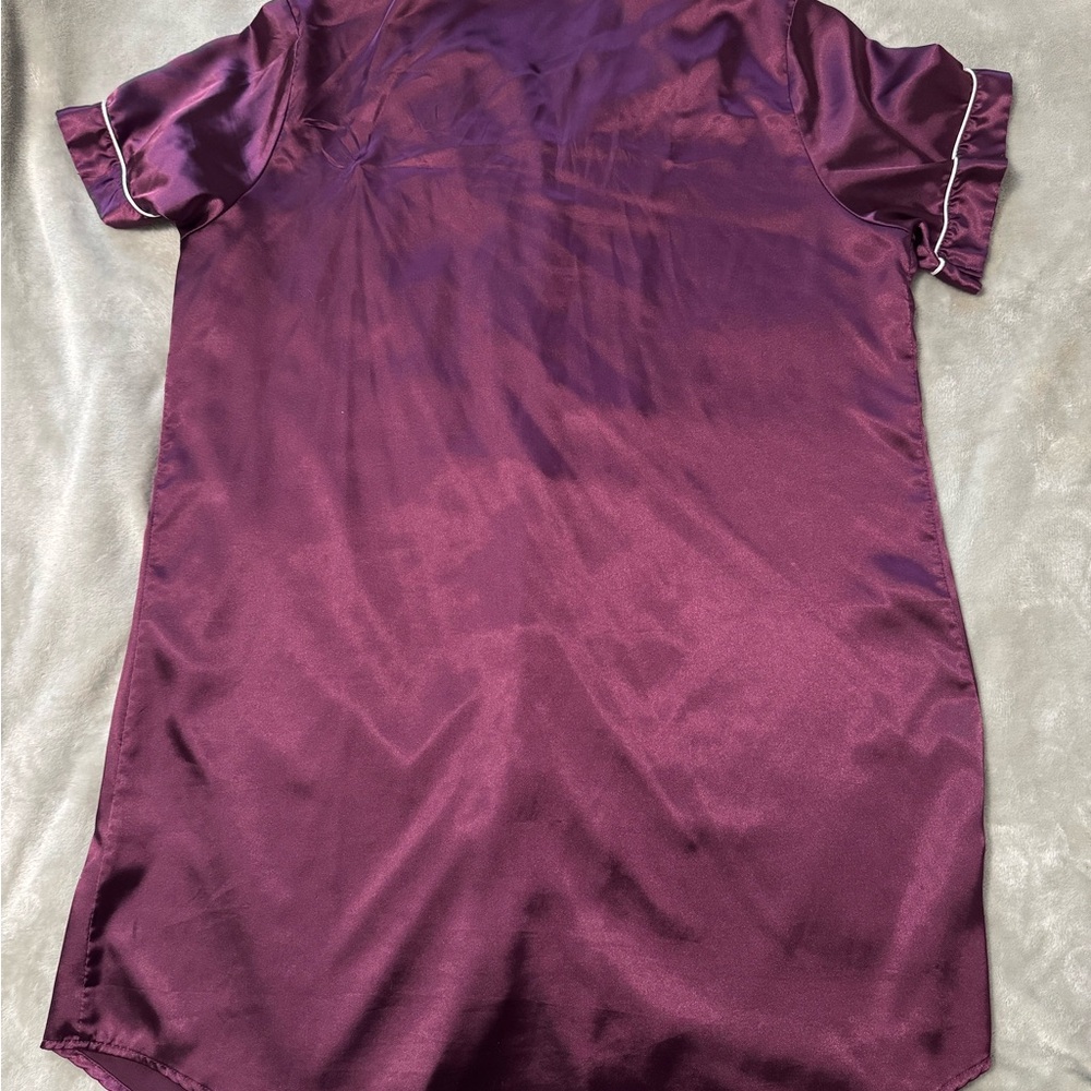 Elegant Satin Nightshirt in Deep Purple - Picture 5 of 7